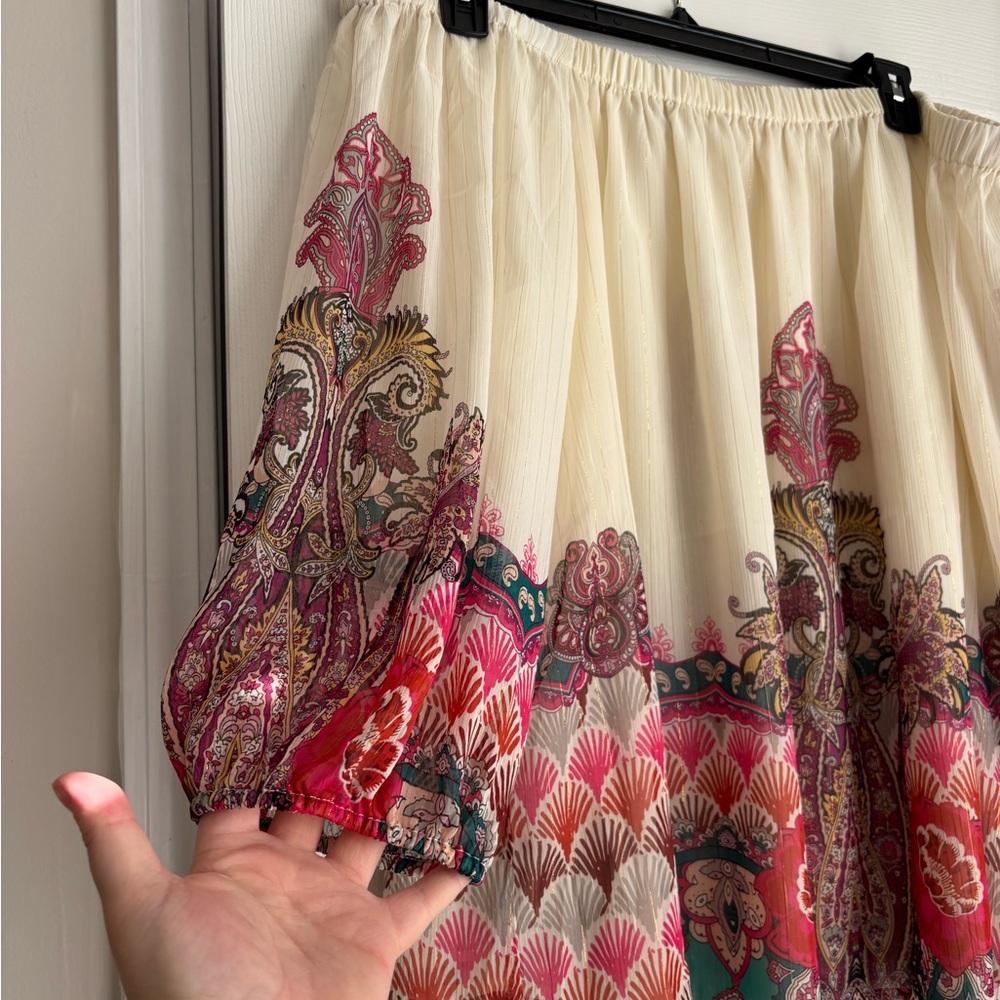 Cato Cream and Red Paisley Blouse NWOT - Picture 2 of 3